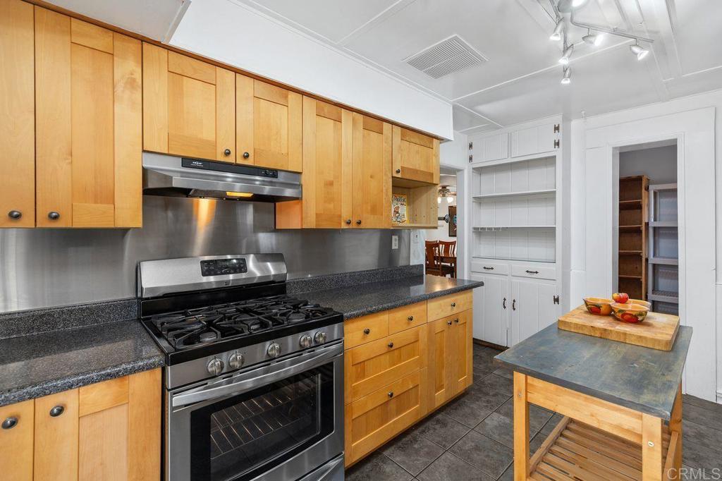 12736 Castle Court Drive