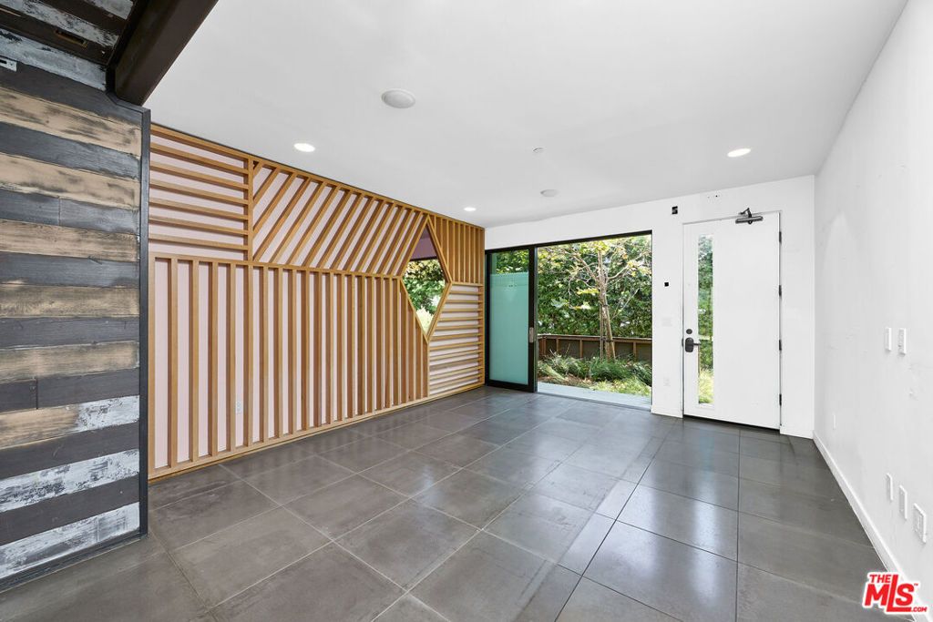Photo of 744 Brooks Avenue, Venice, CA 90291 (MLS # 25578787)