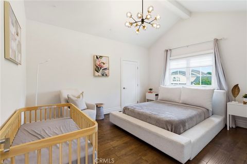 Tiny photo for 4469 Stern Ave Ave, Sherman Oaks, CA 91423 (MLS # SR26050032)