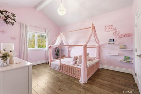 Tiny photo for 4469 Stern Ave Ave, Sherman Oaks, CA 91423 (MLS # SR26050032)