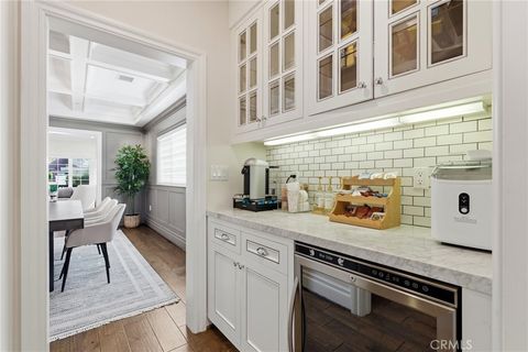 Tiny photo for 4469 Stern Ave Ave, Sherman Oaks, CA 91423 (MLS # SR26050032)