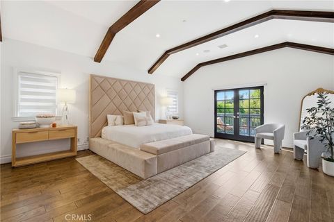 Tiny photo for 4469 Stern Ave Ave, Sherman Oaks, CA 91423 (MLS # SR26050032)