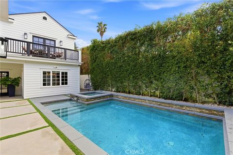 Tiny photo for 4469 Stern Ave Ave, Sherman Oaks, CA 91423 (MLS # SR26050032)