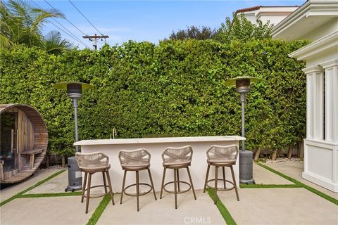 Tiny photo for 4469 Stern Ave Ave, Sherman Oaks, CA 91423 (MLS # SR26050032)