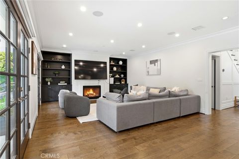 Tiny photo for 4469 Stern Ave Ave, Sherman Oaks, CA 91423 (MLS # SR26050032)