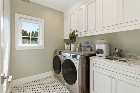 Tiny photo for 4469 Stern Ave Ave, Sherman Oaks, CA 91423 (MLS # SR26050032)