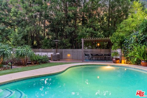 Tiny photo for 8581 Appian Way, Los Angeles, CA 90046 (MLS # 26659693)