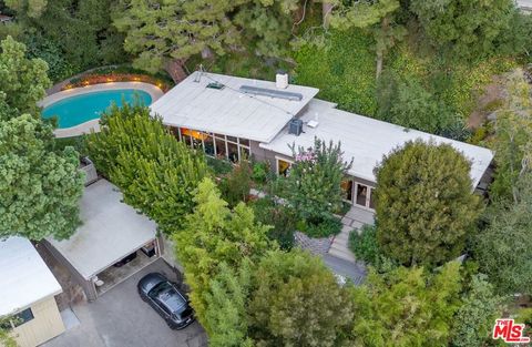 Tiny photo for 8581 Appian Way, Los Angeles, CA 90046 (MLS # 26659693)