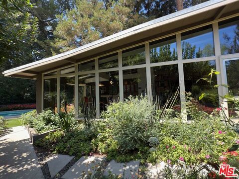 Photo of 8581 Appian Way, Los Angeles, CA 90046 (MLS # 26659693)