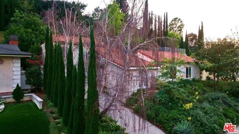 Photo of 11282 Dona Lola Drive, Studio City, CA 91604 (MLS # 26634857)