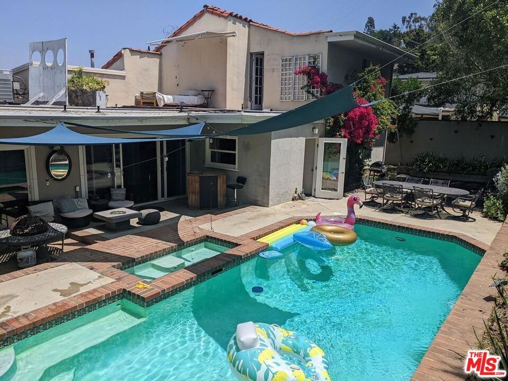 Photo of 11282 Dona Lola Drive, Studio City, CA 91604 (MLS # 26634857)