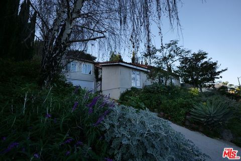 Photo of 11282 Dona Lola Drive, Studio City, CA 91604 (MLS # 26634857)