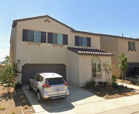 Photo of 5758 Raven Way, Banning, CA 92220 (MLS # PW25252848)