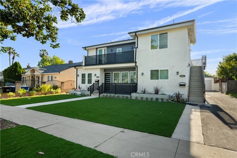 Photo of 6051 Teesdale Avenue, Valley Glen, CA 91606 (MLS # SR26153424)
