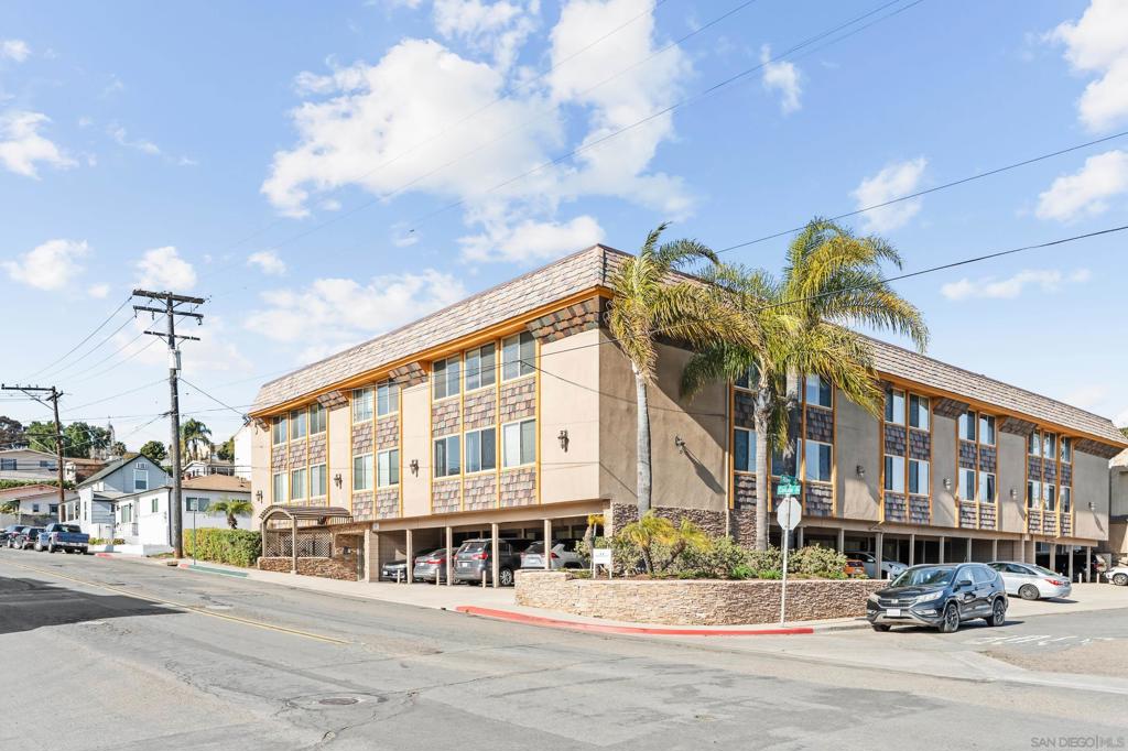 1205 Colusa St 18