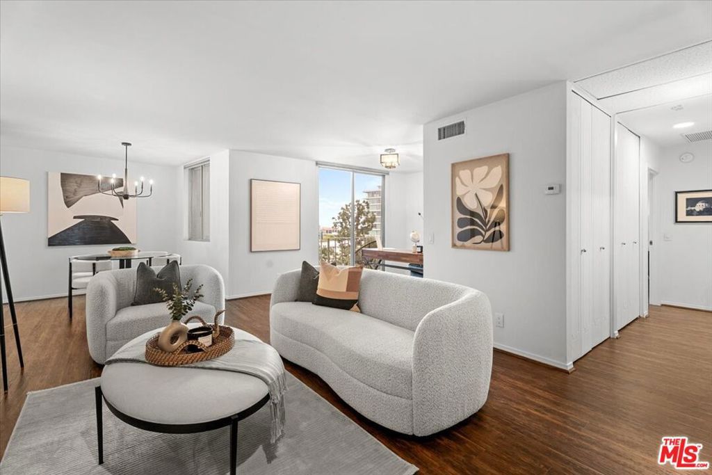 Photo of 100 S Doheny Drive #609, Los Angeles, CA 90048 (MLS # 26672571)