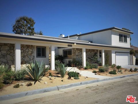 Photo of 9752 Castello Place, Los Angeles, CA 90035 (MLS # 25613075)