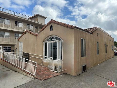Photo of 7304 Canby Avenue #B, Reseda, CA 91335 (MLS # 26635127)