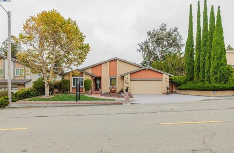 Photo of 28047 Dobbel Ave Ave, Hayward, CA 94542 (MLS # 41111217) Photo of 28047 Dobbel Ave Ave, Hayward, CA 94542 (MLS # 41111217)