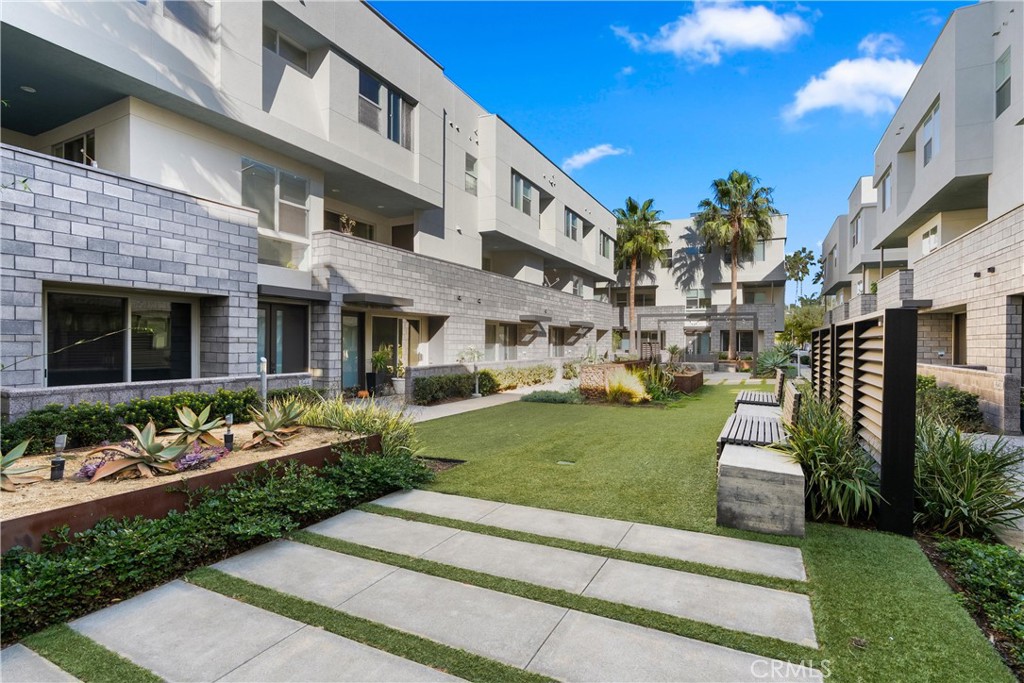 617 W 17th
