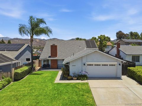 Photo of 12909 Margate Ave Ave, Poway, CA 92064 (MLS # 260014995SD)