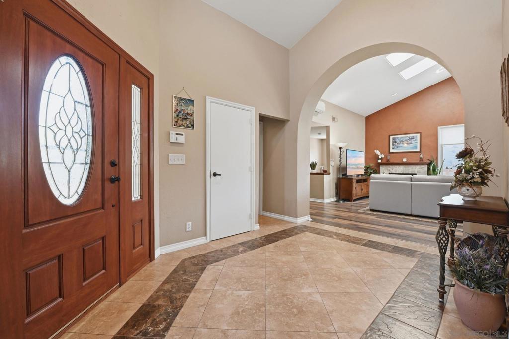 9643 Indian Creek