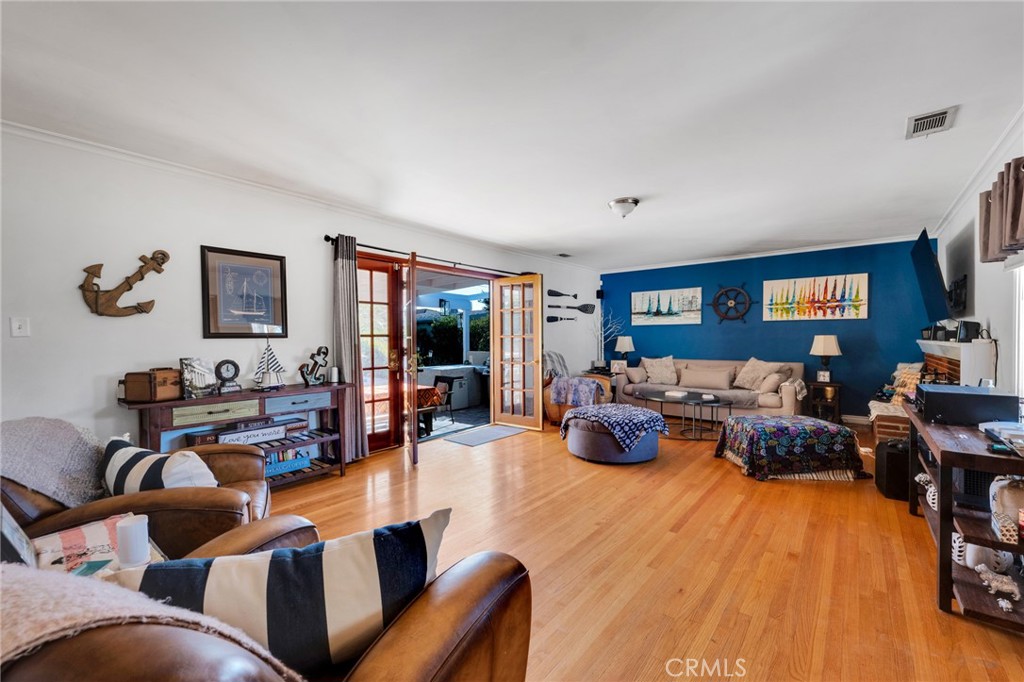 Properties 2 10626 Lemona Avenue