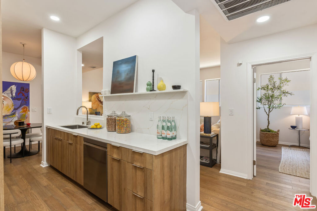511 San Vicente Boulevard 106