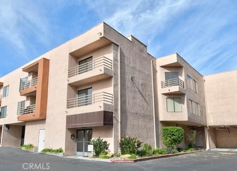 Photo of 6815 Remmet Ave #222, Canoga Park, CA 91303 (MLS # SR26087641)
