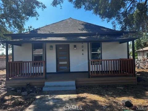 Photo of 2046 Walnut Avenue, La Verne, CA 91750 (MLS # CV26057691)