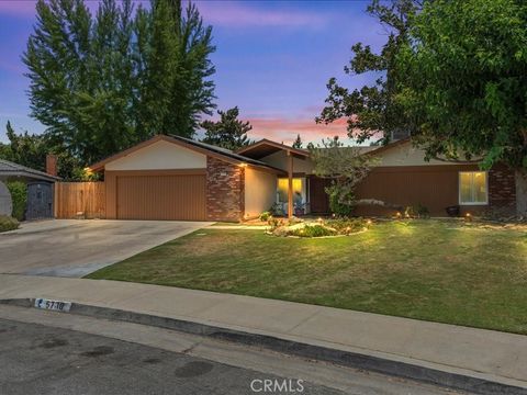 Photo of 5700 Cochran Drive, Bakersfield, CA 93309 (MLS # DW25161952)