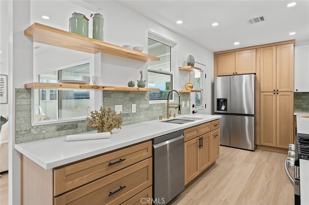 8048 Wentworth Street