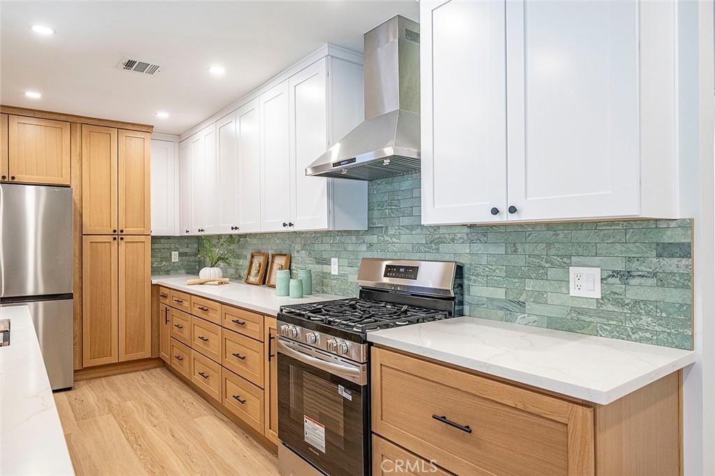 8048 Wentworth Street