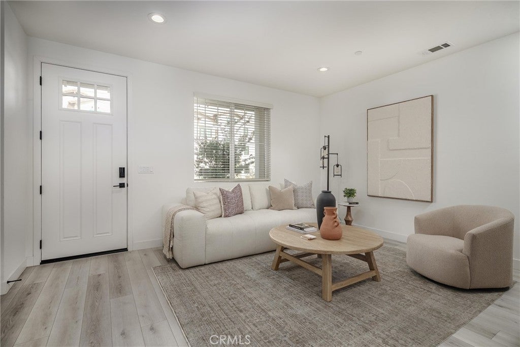 1037 Tiburon Way