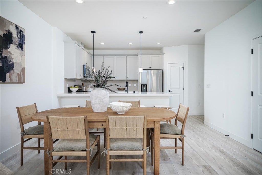 1037 Tiburon Way