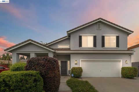 Photo of 763 Grafton St St, Manteca, CA 95337 (MLS # 41129270)