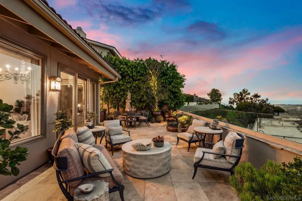 La Jolla, California 92037, United States, 3 Bedrooms Bedrooms, ,3 BathroomsBathrooms,Residential,Active,110524