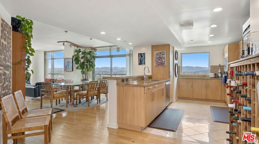 13650 Marina Pointe Drive 1207