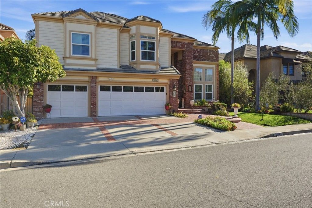 Photo of 26942 Willow Tree Ln Ln, Laguna Hills, CA 92653 (MLS # OC26044913)