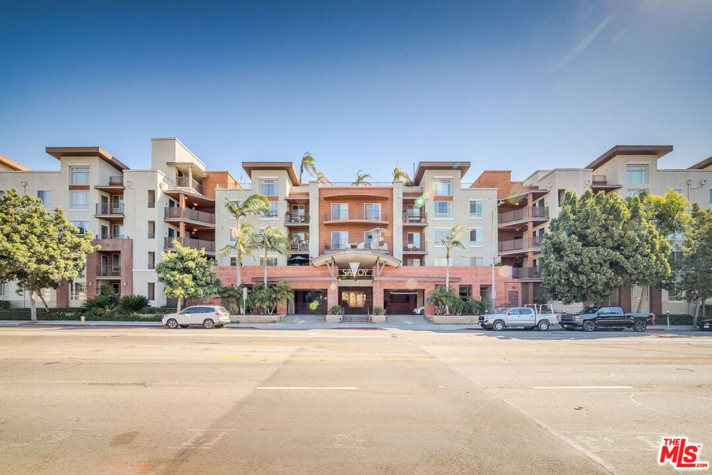 100 S Alameda Street