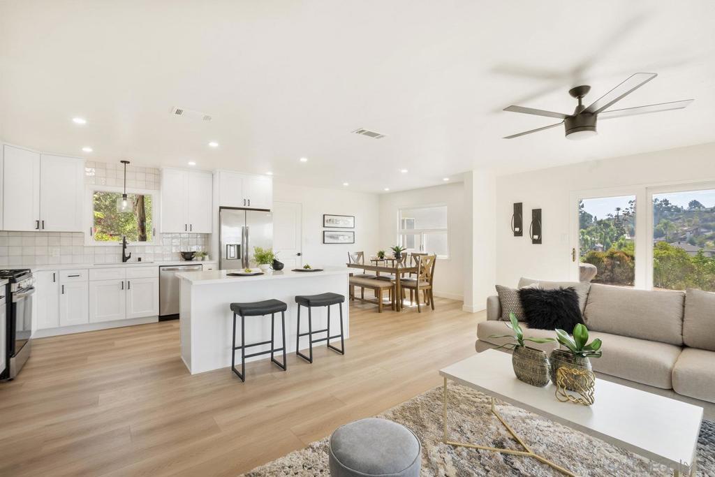 9484 86 La Cuesta Dr