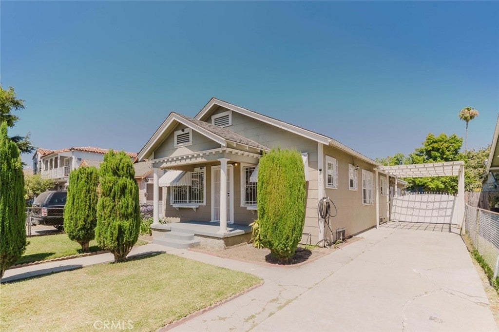 3650 7th Avenue, Los Angeles CA 90018