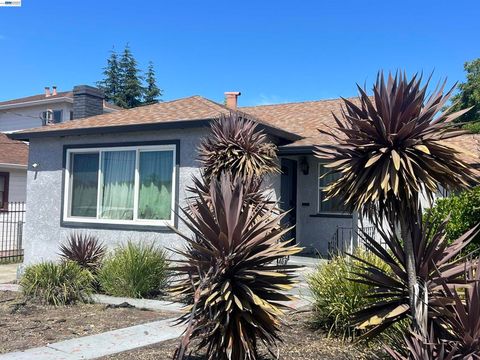 Photo of 2253 Warner Ave, Oakland, CA 94603 (MLS # 41140907)