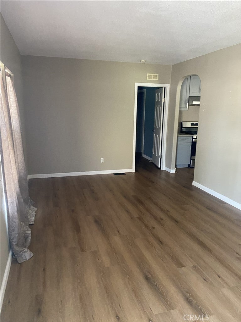 1155 S Riverside Drive 76