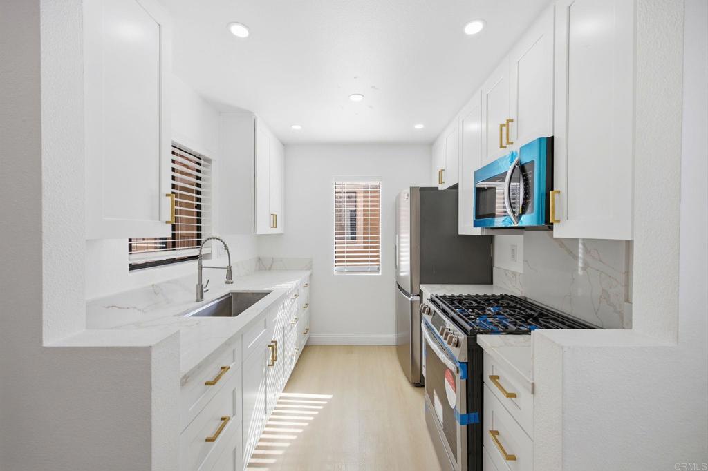 10174 Camino Ruiz 46