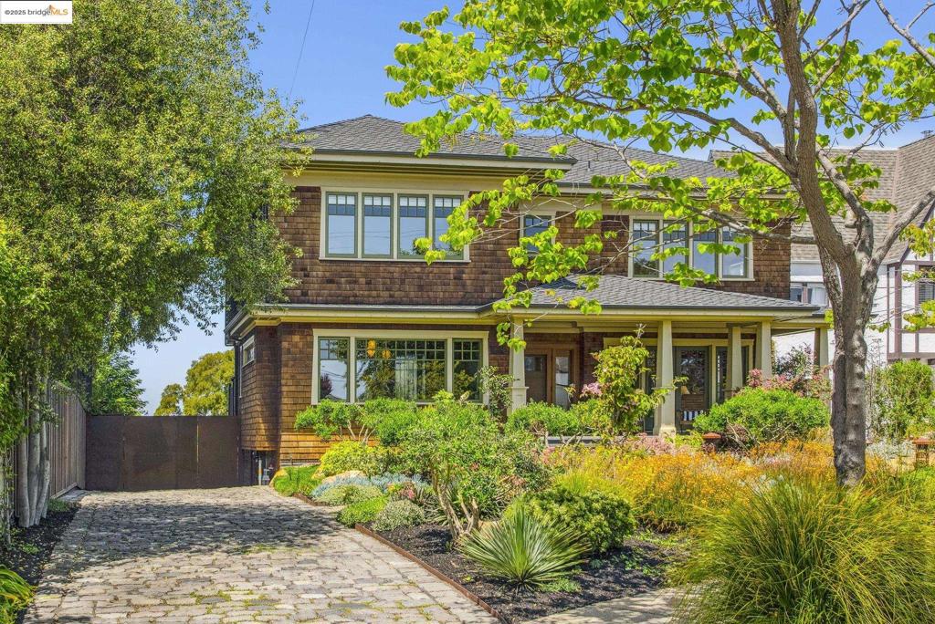 UPPER LAKESHORE - Residential