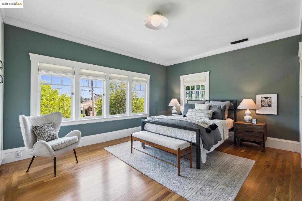 UPPER LAKESHORE - Residential