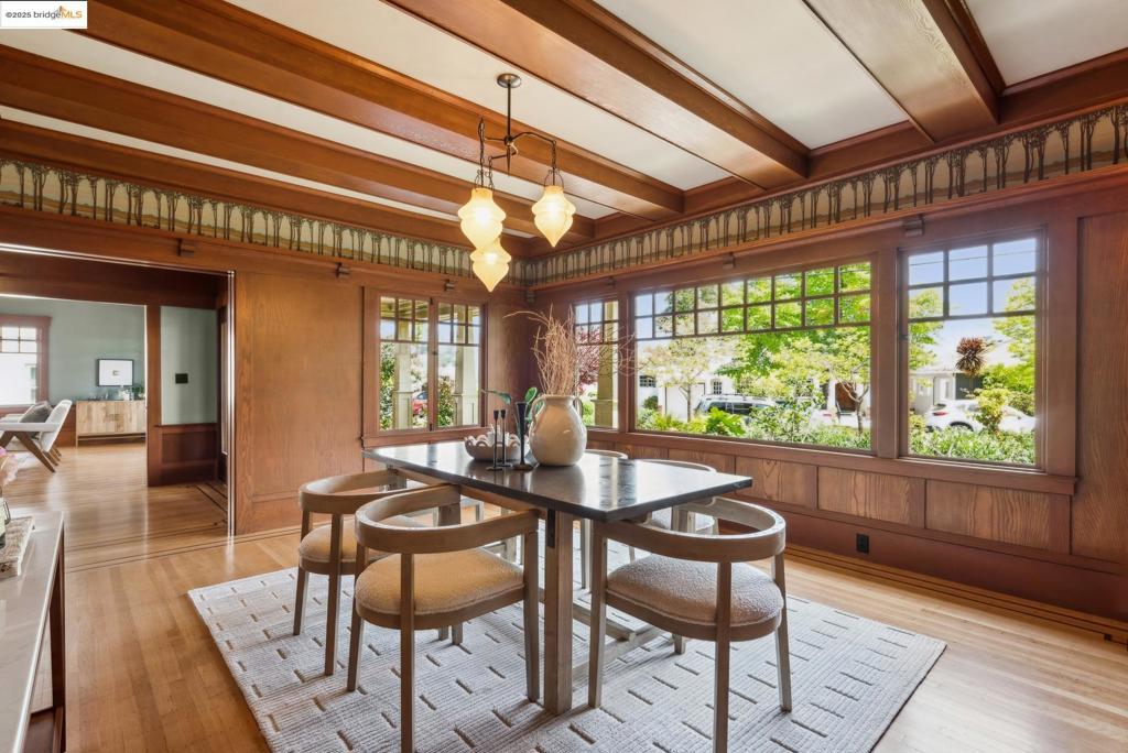 UPPER LAKESHORE - Residential