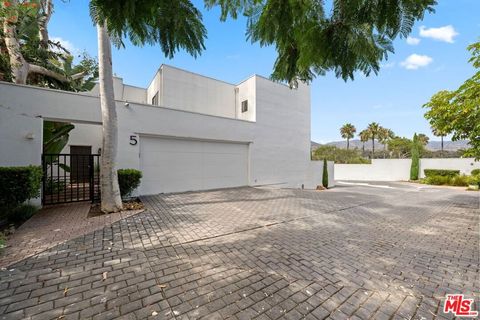 Photo of 29221 Heathercliff Road #5, Malibu, CA 90265 (MLS # 25589051) Photo of 29221 Heathercliff Road #5, Malibu, CA 90265 (MLS # 25589051)