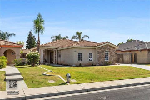 Photo of 9803 Manhattan Dr, Bakersfield, CA 93312 (MLS # SR26077052)
